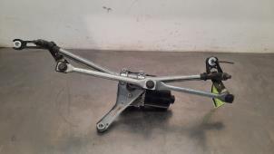 Gebruikte Ruitenwismotor + Mechaniek Volvo XC60 II (UZ) 2.0 B4 16V Mild Hybrid AWD Prijs € 133,10 Inclusief btw aangeboden door Autohandel Didier