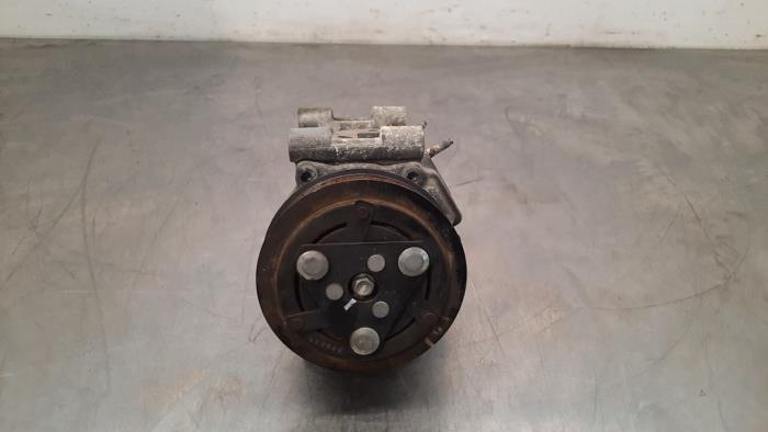 Pompe clim Peugeot Expert