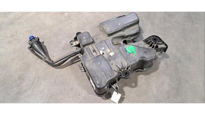 Réservoir Adblue Peugeot Expert