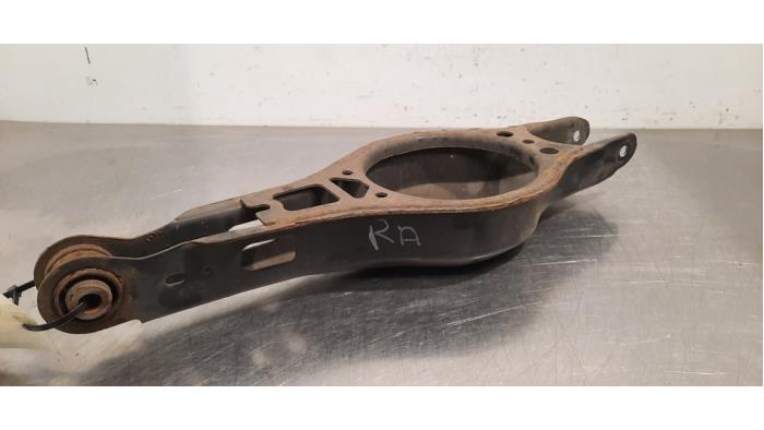 Bras de suspension arrière droit Toyota Corolla