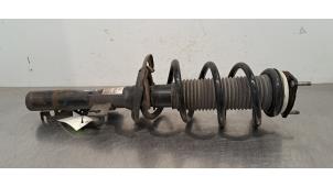 Gebruikte Schokbreker links-voor Ford Transit Custom 2.0 TDCi 16V Eco Blue 130 Prijs € 102,85 Inclusief btw aangeboden door Autohandel Didier