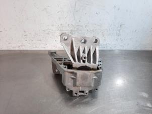 Gebruikte Motorrubber Jeep Compass II (MP) 1.3 4XE 190 Plug-in Hybrid 16V 4x4 Prijs € 66,55 Inclusief btw aangeboden door Autohandel Didier