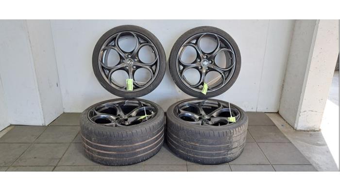 Kit jantes + pneumatiques Alfa Romeo Giulia