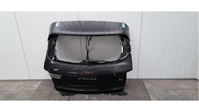 Hayon Lynk &amp; Co 01