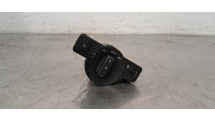 Gebruikte Schakelaar Koplamp Ihv Mercedes Vito (447.6) 2.0 114 CDI 16V Prijs € 36,30 Inclusief btw aangeboden door Autohandel Didier