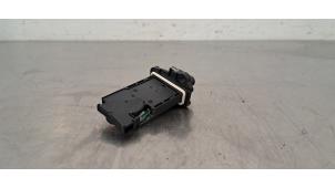 Gebruikte Luchtmassameter Ford Transit Custom 2.0 TDCi 16V Eco Blue 130 Prijs € 30,25 Inclusief btw aangeboden door Autohandel Didier