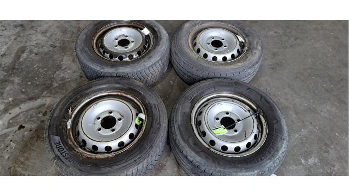 Kit jantes + pneumatiques Renault Master