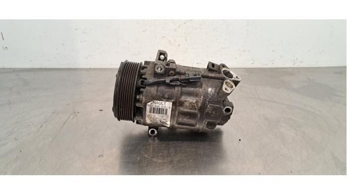 Pompe clim Renault Master