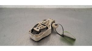 Gebruikte Versnellingsbak Steun Mercedes Sprinter 3,5t (907.6/910.6) 314 CDI 2.1 D FWD Prijs € 30,25 Inclusief btw aangeboden door Autohandel Didier