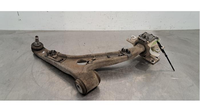 Bras de suspension avant droit Mercedes GLA
