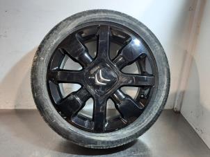 Gebruikte Velg + Band Citroen C4 Cactus (0B/0P) 1.2 PureTech 82 12V Prijs € 96,80 Inclusief btw aangeboden door Autohandel Didier