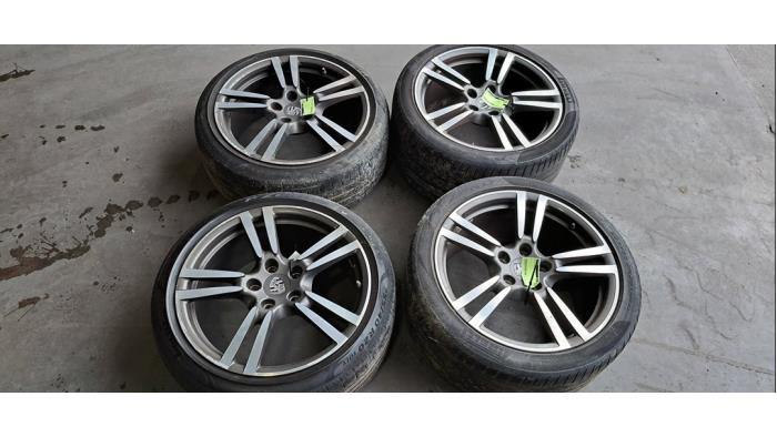 Kit jantes + pneumatiques Porsche Panamera