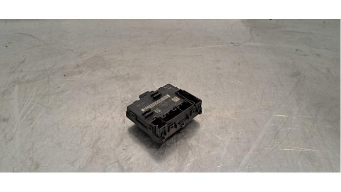 Module verrouillage central des portes Volkswagen Passat