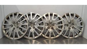 Gebruikte Wieldop set Opel Vivaro 1.5 CDTI 120 Prijs € 54,45 Inclusief btw aangeboden door Autohandel Didier