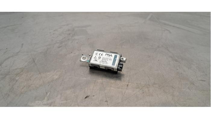 Antenne amplificateur Peugeot 308