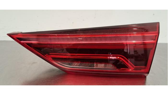 Höger baklykta Audi Q3