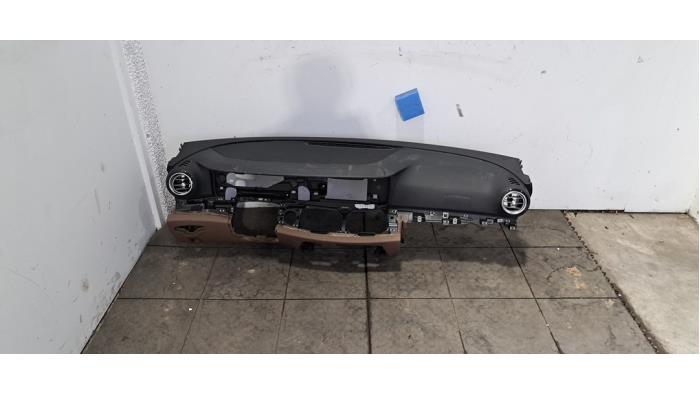 Tableau de bord Mercedes E-Klasse