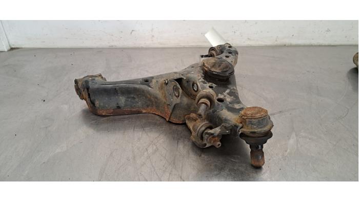 Bras de suspension avant gauche Nissan Navara