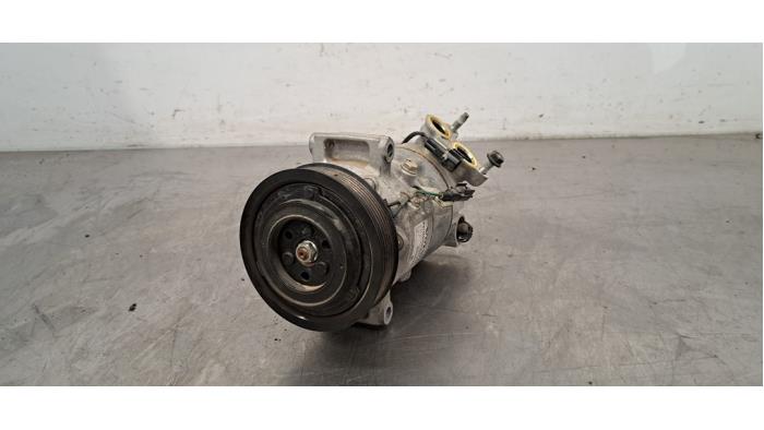 Pompe clim Volvo V40