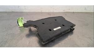 Gebruikte Resonantiehuis Mini Clubman (F54) 2.0 Cooper D 16V Prijs € 30,25 Inclusief btw aangeboden door Autohandel Didier