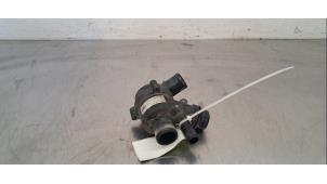 Gebruikte Extra waterpomp Landrover Range Rover Sport (LW) 3.0 SDV6 Prijs € 163,35 Inclusief btw aangeboden door Autohandel Didier