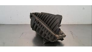 Gebruikte Luchtfilterhuis Landrover Range Rover Sport (LW) 3.0 SDV6 Prijs € 133,10 Inclusief btw aangeboden door Autohandel Didier