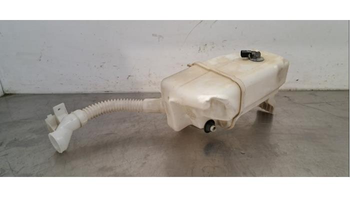 Réservoir lave-glace avant Mercedes CLA