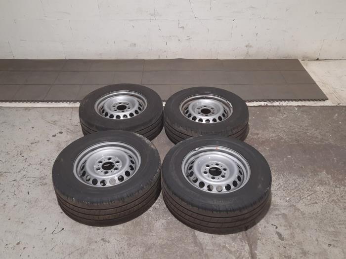 Kit jantes + pneumatiques Mercedes Sprinter