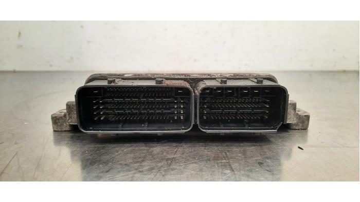 Ordinateur gestion moteur Opel Vivaro