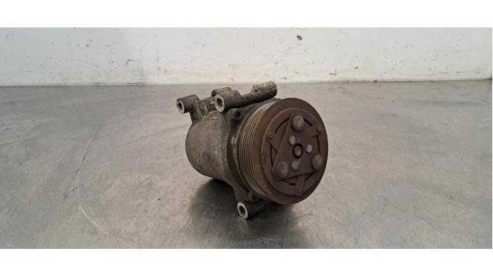 Pompe clim Opel Vivaro