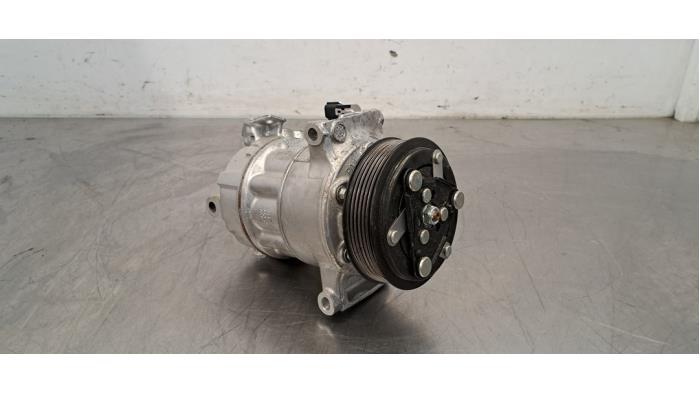 Pompe clim Renault Arkana