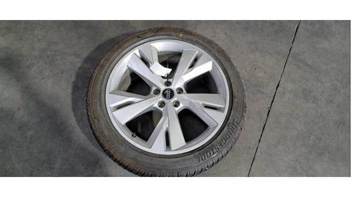 Jante + pneumatique Audi Q4