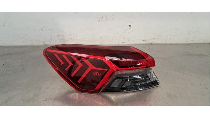 Feu arrière gauche Audi Q4