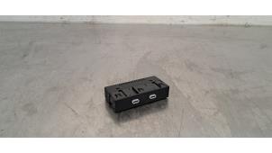 Gebruikte AUX/USB aansluiting Skoda Octavia Combi (NXAC) 2.0 TDI GreenTec 16V Prijs € 36,30 Inclusief btw aangeboden door Autohandel Didier