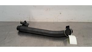 Gebruikte Intercooler Buis Peugeot 408 1.6 16V HYbrid 180 Prijs € 36,30 Inclusief btw aangeboden door Autohandel Didier