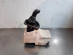 Gebruikte Versnellingspook Opel Corsa F (UB/UH/UP) 1.2 12V 75 Prijs € 133,10 Inclusief btw aangeboden door Autohandel Didier