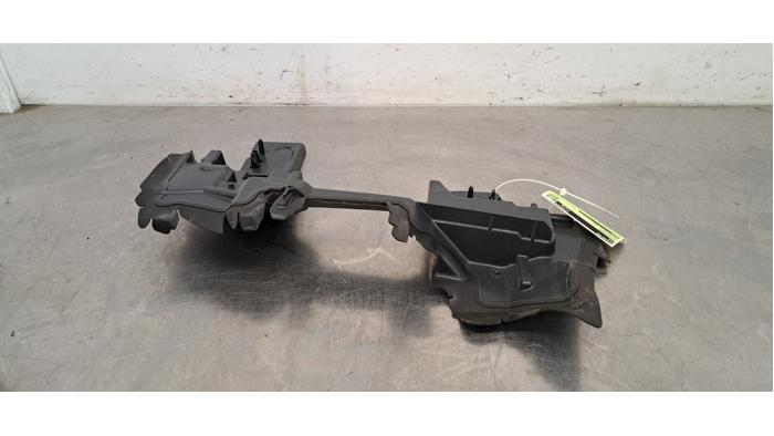 Guidage d&#039;air Peugeot 208