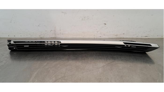 Grille aération tableau de bord Peugeot 408