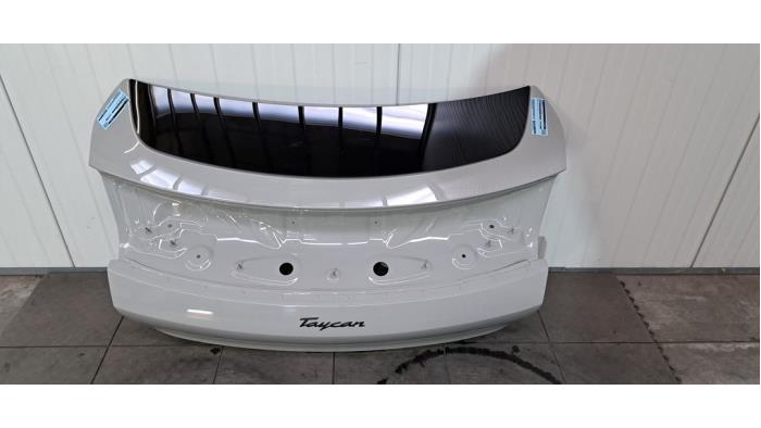 Hayon Porsche Taycan