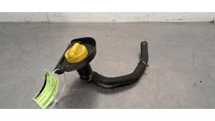 Gebruikte Olie vulpijp Opel Vivaro 1.6 CDTi BiTurbo Prijs € 30,25 Inclusief btw aangeboden door Autohandel Didier