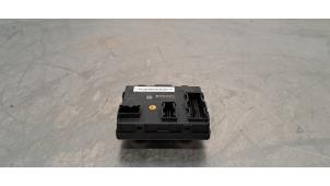 Gebruikte Module Centrale Deurvergrendeling Peugeot 308 (F3/FB/FH/FM/FP) 1.6 16V HYbrid 225 Prijs € 133,10 Inclusief btw aangeboden door Autohandel Didier