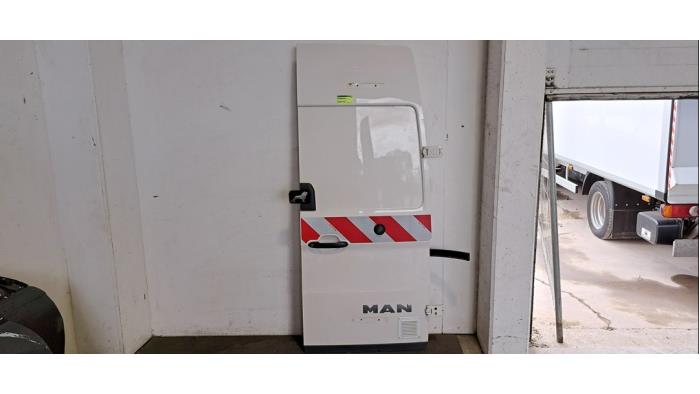 Portière arrière camionnette MAN TGE