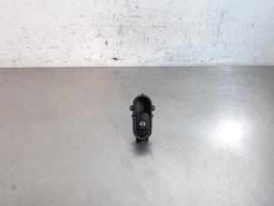 Gebruikte Handrem schakelaar Mini Clubman (F54) 1.5 One 12V Prijs € 36,30 Inclusief btw aangeboden door Autohandel Didier