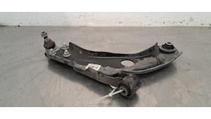 Gebruikte Draagarm rechts-voor Citroen C5 Aircross I (A4/AC/AJ/AR) 1.5 Blue HDi 130 16V Prijs € 48,40 Inclusief btw aangeboden door Autohandel Didier