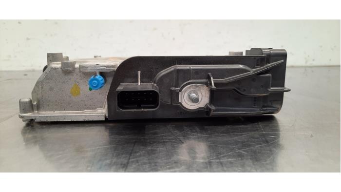 DC/CD convertisseur Peugeot 308