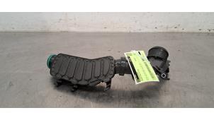 Gebruikte Intercooler Buis Peugeot 408 1.2 Hybrid 136 Prijs € 54,45 Inclusief btw aangeboden door Autohandel Didier