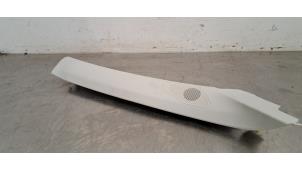 Gebruikte Stijl rechts-voor Peugeot 308 (F3/FB/FH/FM/FP) e-308 54 kWh Prijs € 54,45 Inclusief btw aangeboden door Autohandel Didier