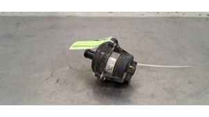 Gebruikte Extra waterpomp Landrover Range Rover Sport (LW) 3.0 SDV6 Prijs € 60,50 Inclusief btw aangeboden door Autohandel Didier