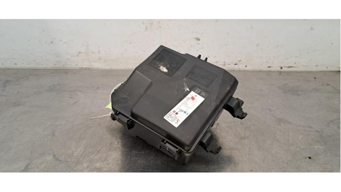 Boîte à fusibles Peugeot 308