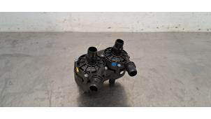 Gebruikte Watercirculatiepomp Peugeot 408 1.6 16V HYbrid 180 Prijs € 266,20 Inclusief btw aangeboden door Autohandel Didier